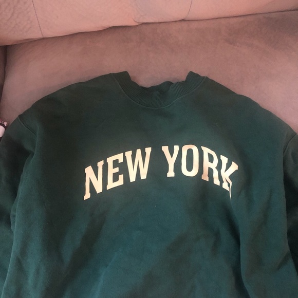 Brandy Melville Sweaters - Brandy Melville green sweatshirt